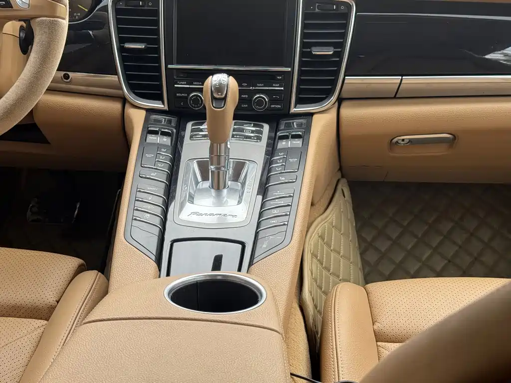 Porsche Panamera Hybrid — миниатюра 13