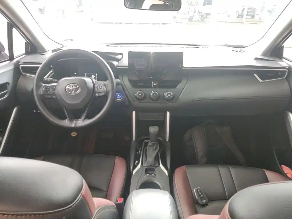 Toyota Corolla Cross — миниатюра 10