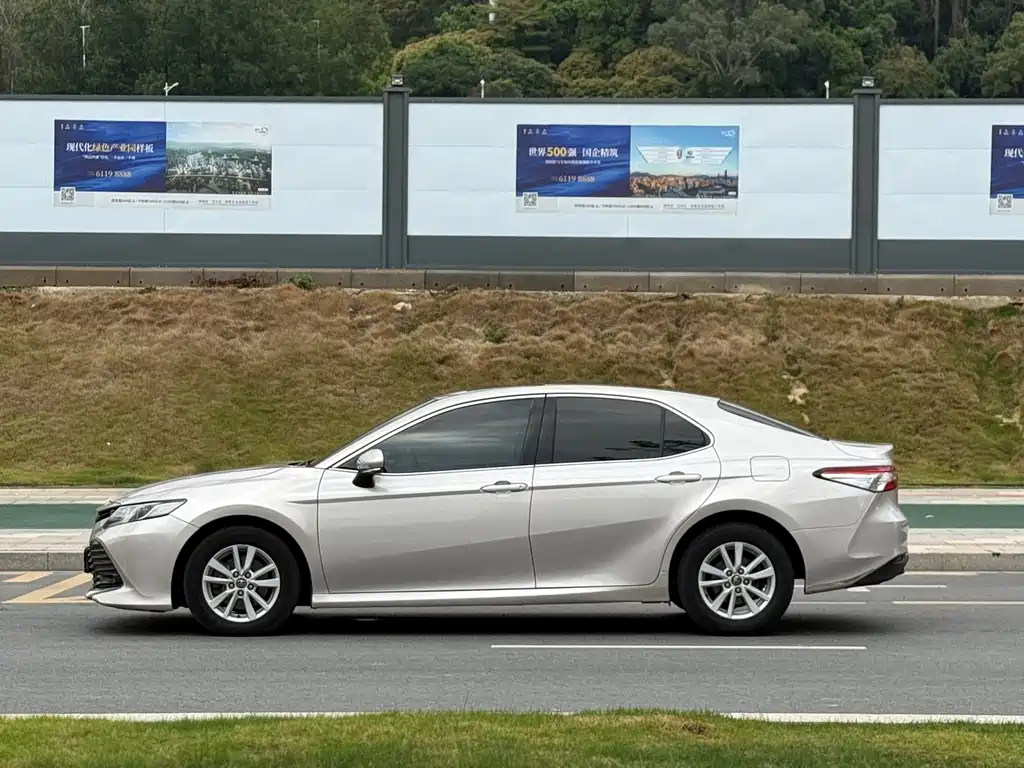 Toyota Camry 2018 2.0E Elite