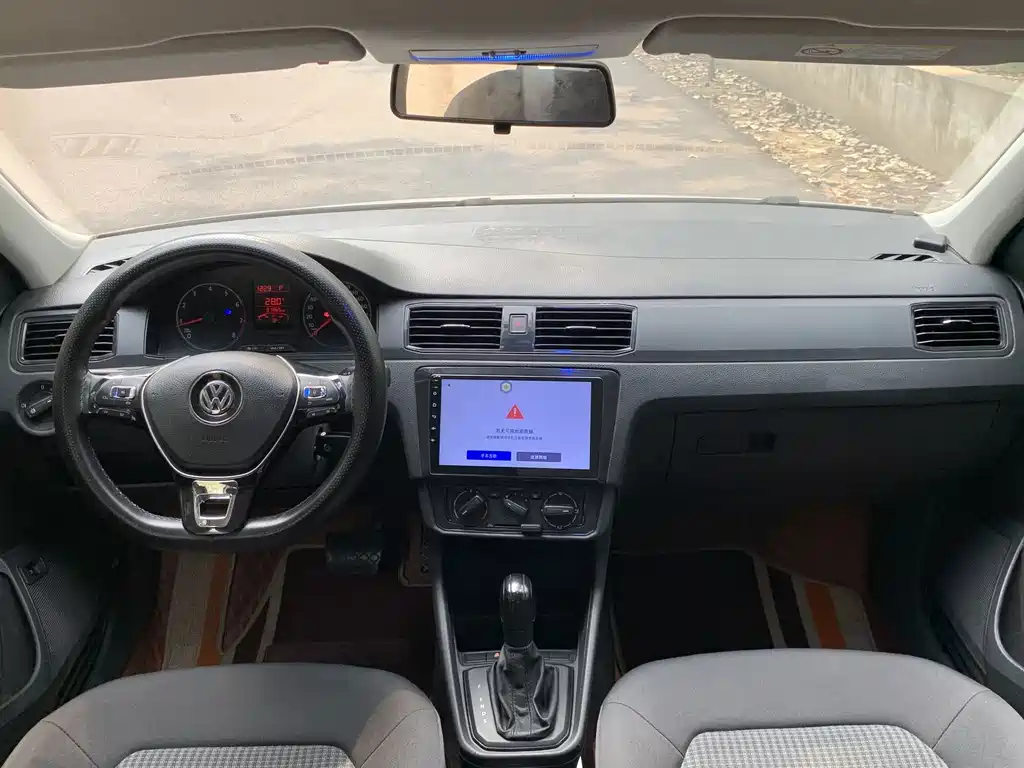 Volkswagen Santana — миниатюра 6