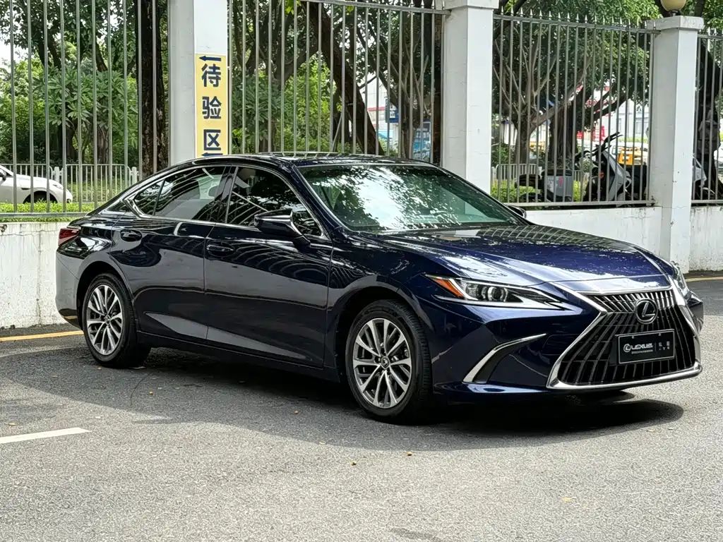 Lexus ES — миниатюра 3