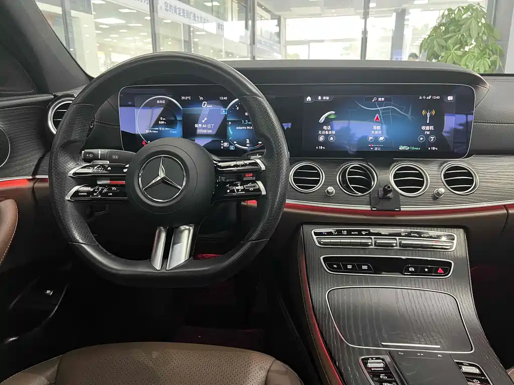 MERCEDES-BENZ E CLASS