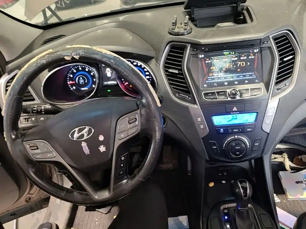 Hyundai Santa Fe — миниатюра 10