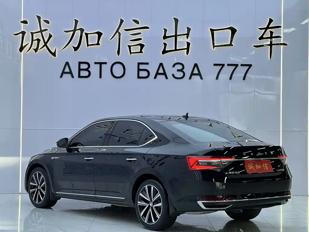 Skoda Superb — миниатюра 6