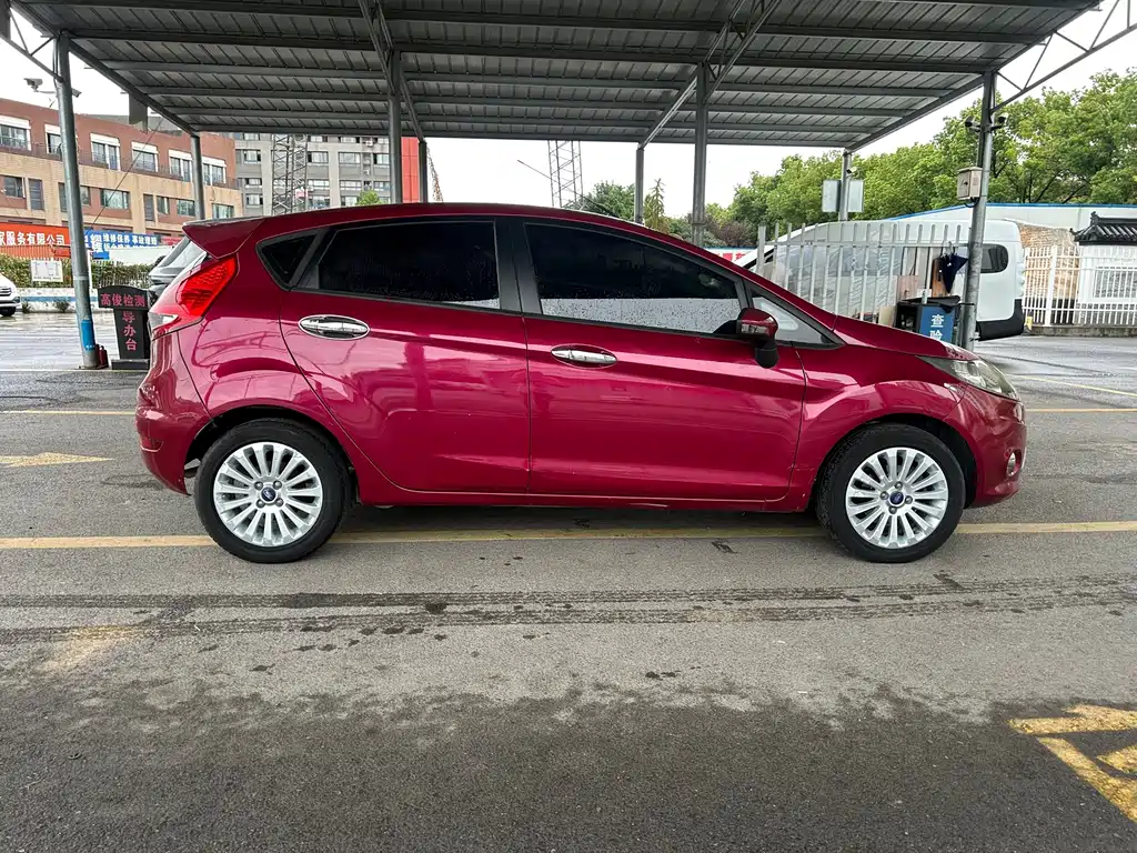 Ford Fiesta — миниатюра 7