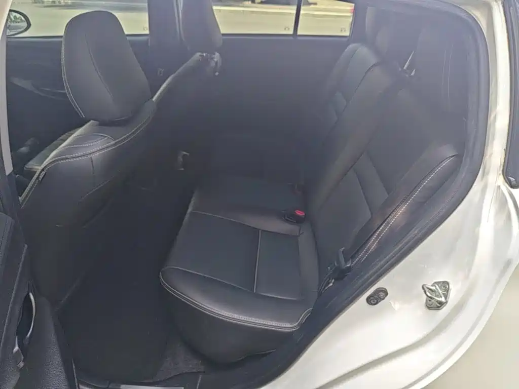 Toyota Yaris L — миниатюра 17