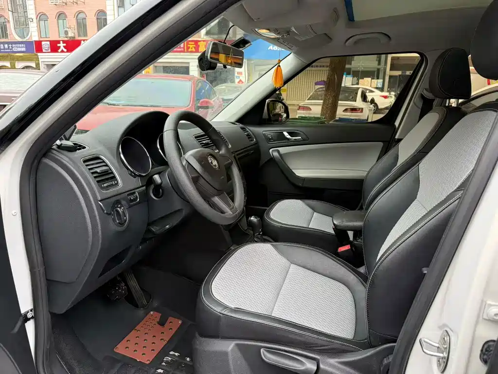 Skoda Yeti — миниатюра 4
