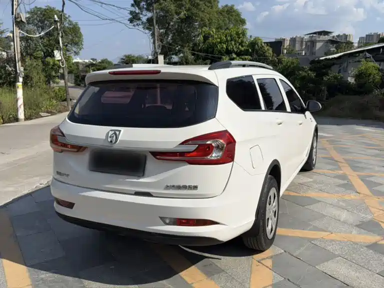 Baojun 310W — миниатюра 12