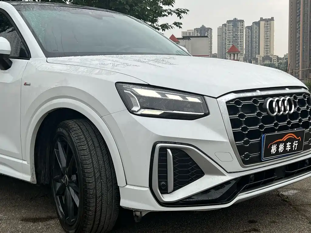 Audi Q2L — миниатюра 2