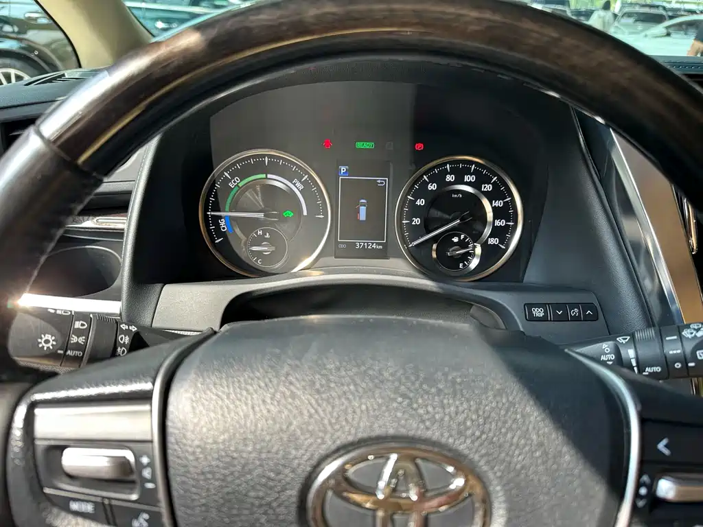 Toyota Vellfire — миниатюра 19
