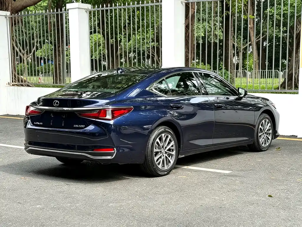 Lexus ES — миниатюра 6