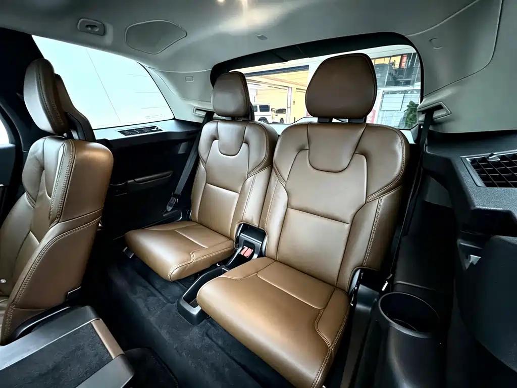 Volvo XC90 — миниатюра 19