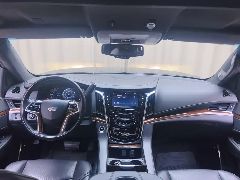 Cadillac Escalade — миниатюра 14