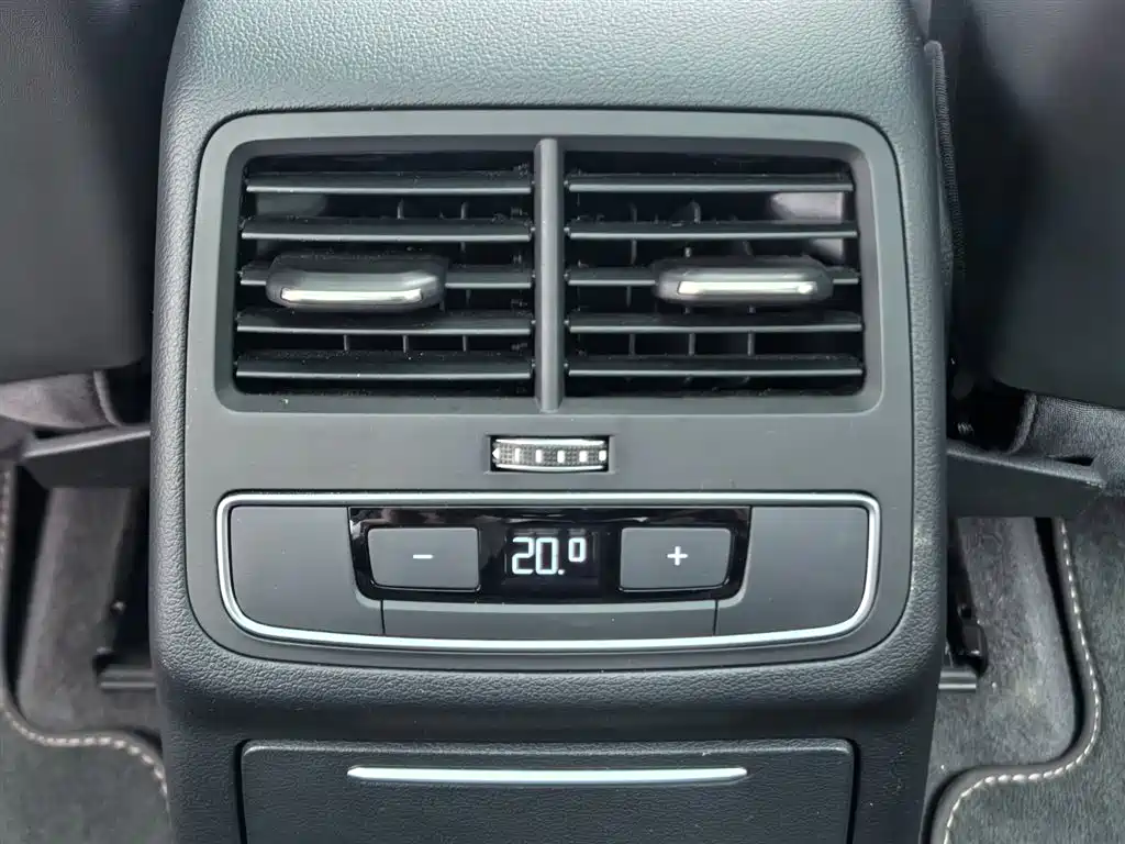 Audi A4L — миниатюра 21