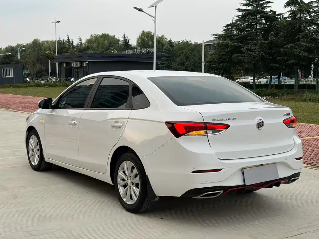 Buick Excelle — миниатюра 9