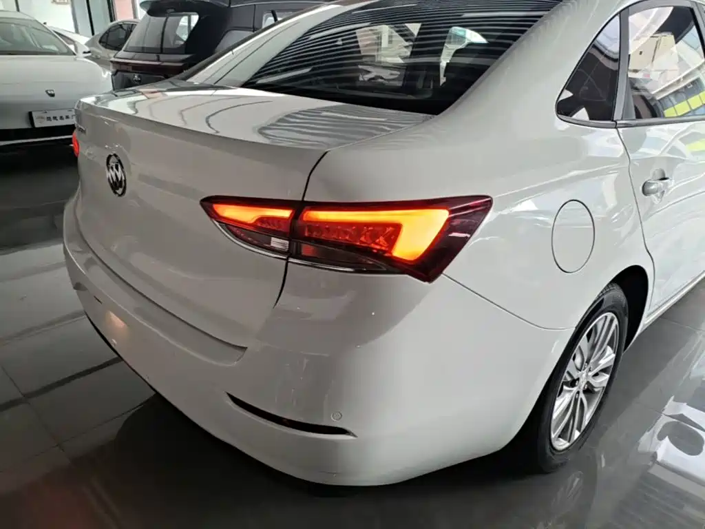 Buick Excelle — миниатюра 8