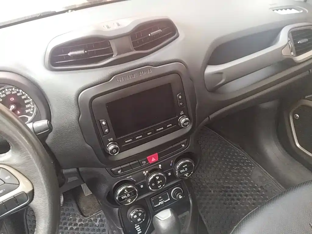 Jeep Renegade — миниатюра 13