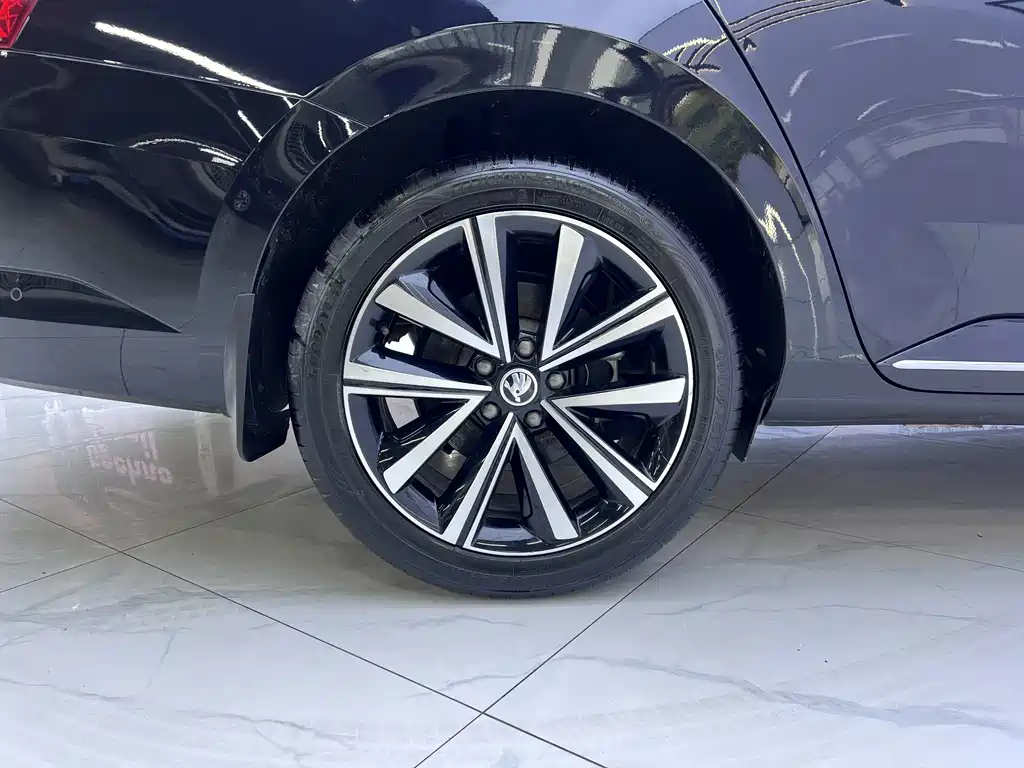 Skoda Superb — миниатюра 20