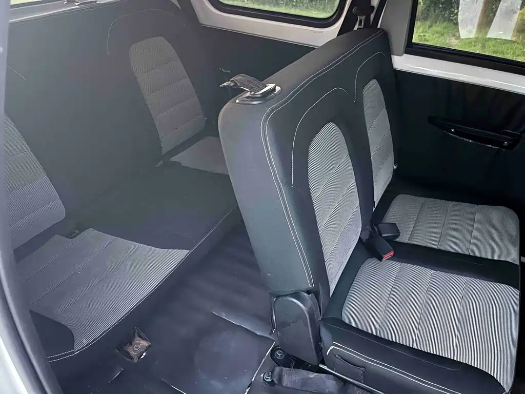 Wuling Hongguang — миниатюра 11