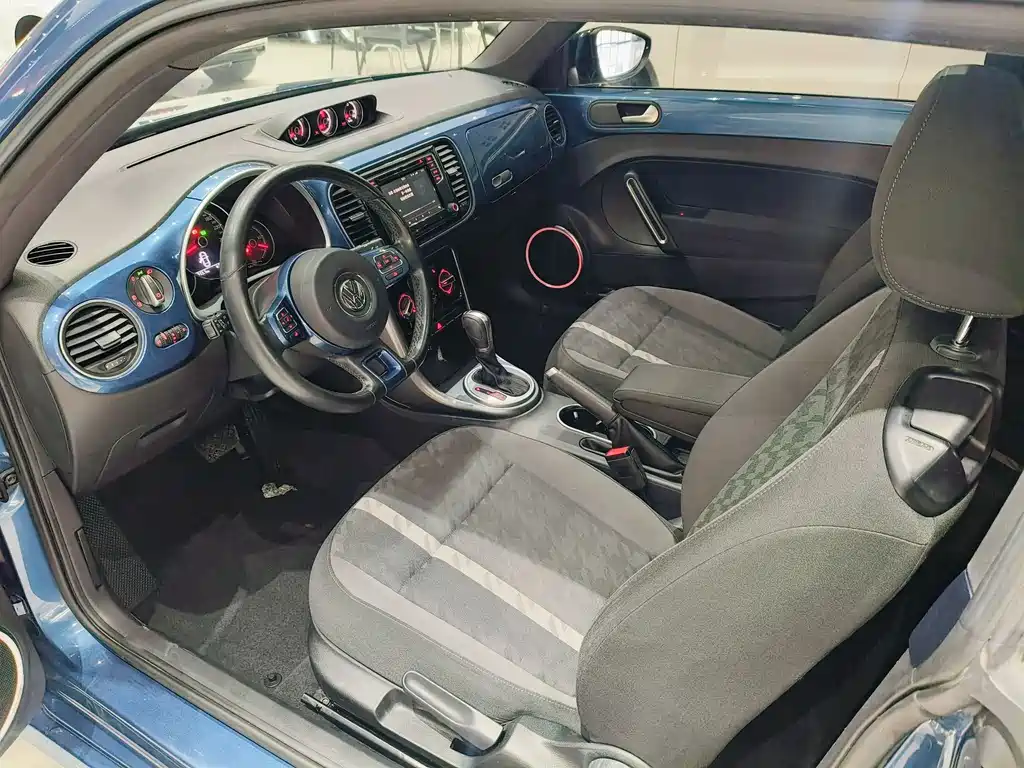 VOLKSWAGEN BEETLE