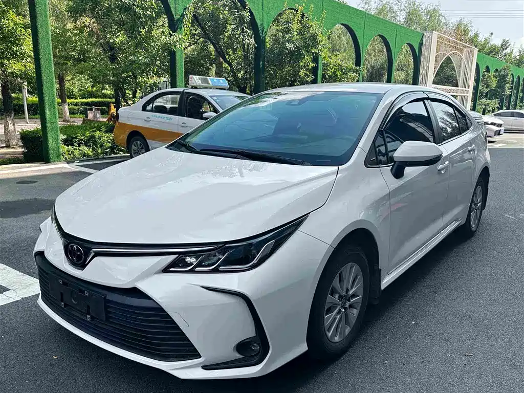 2022 Toyota Corolla - zdjęcie 1 z 19