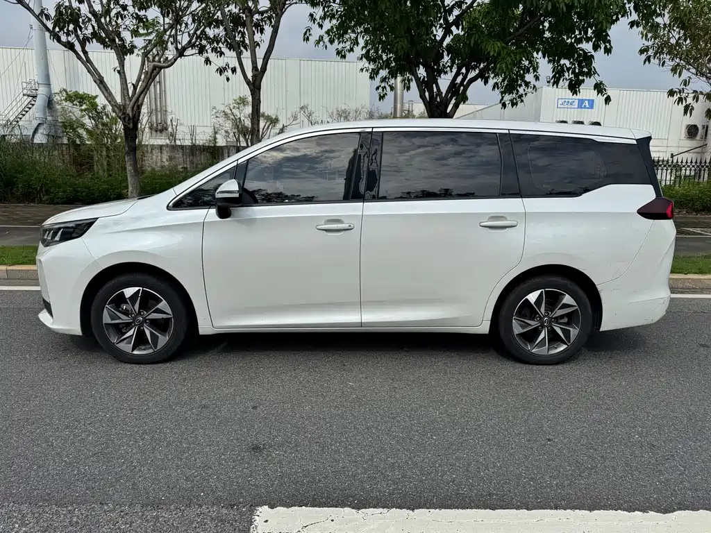 GAC Motor Trumpchi M6 — миниатюра 3