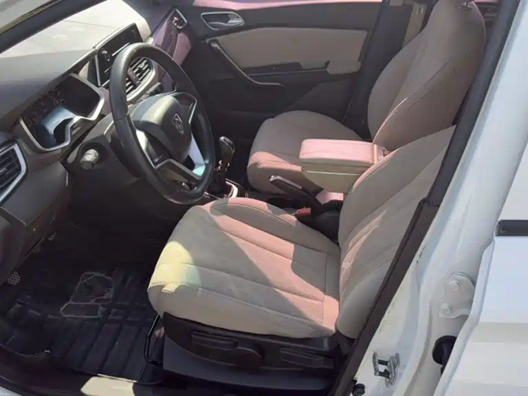 Baojun 310W — миниатюра 25