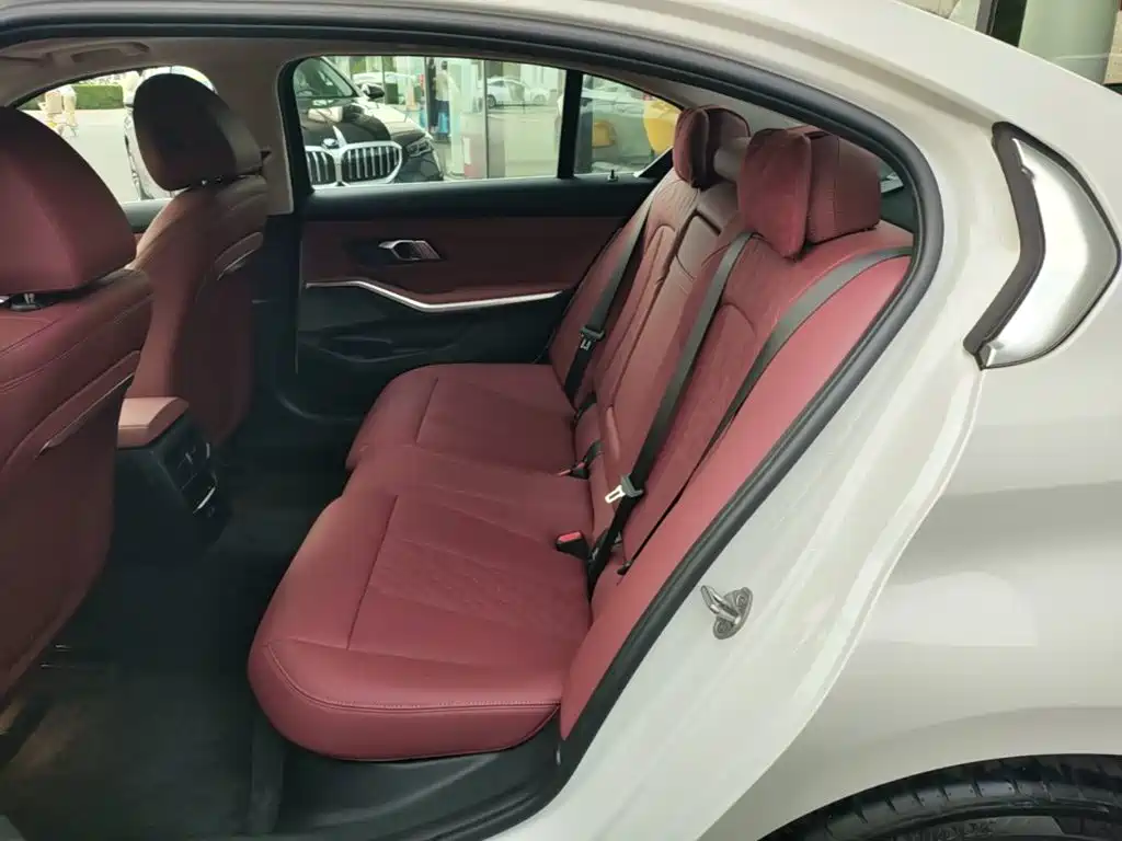 BMW 3 Series — миниатюра 17