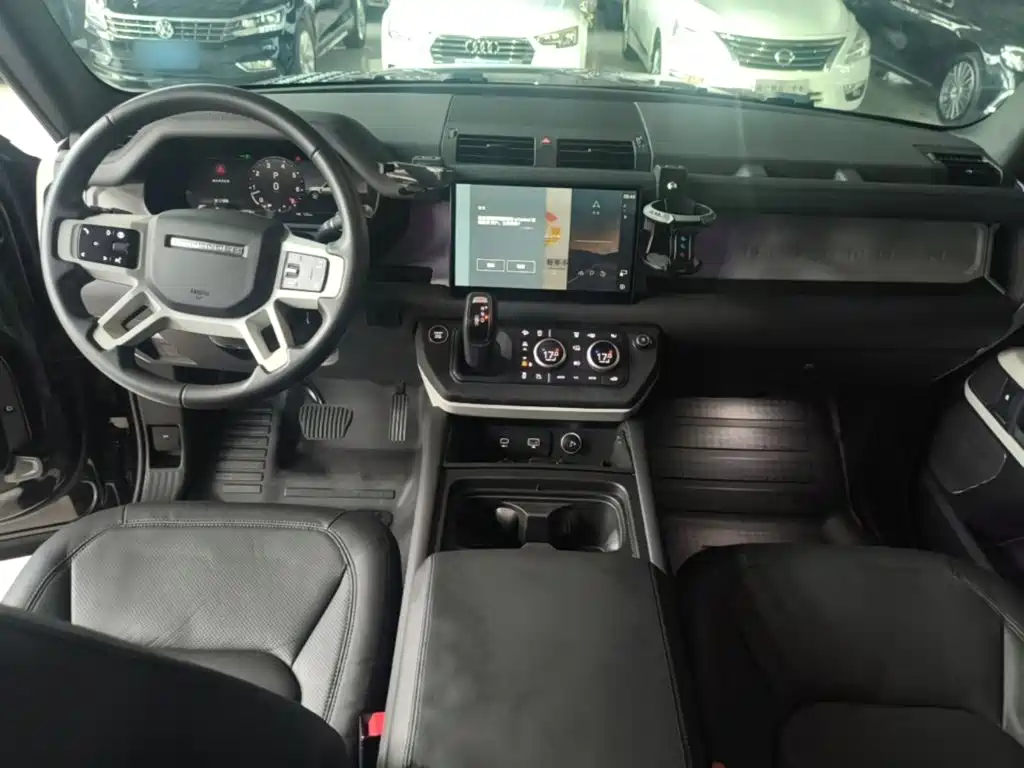 Land Rover Defender — миниатюра 10