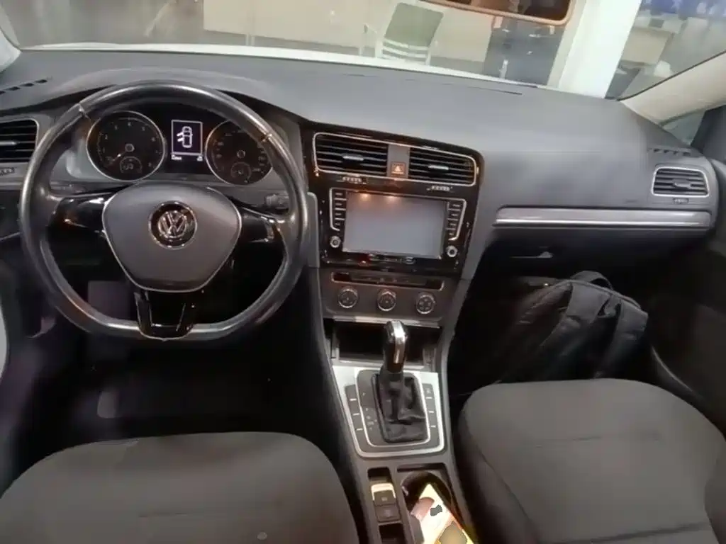 Volkswagen Golf — миниатюра 10
