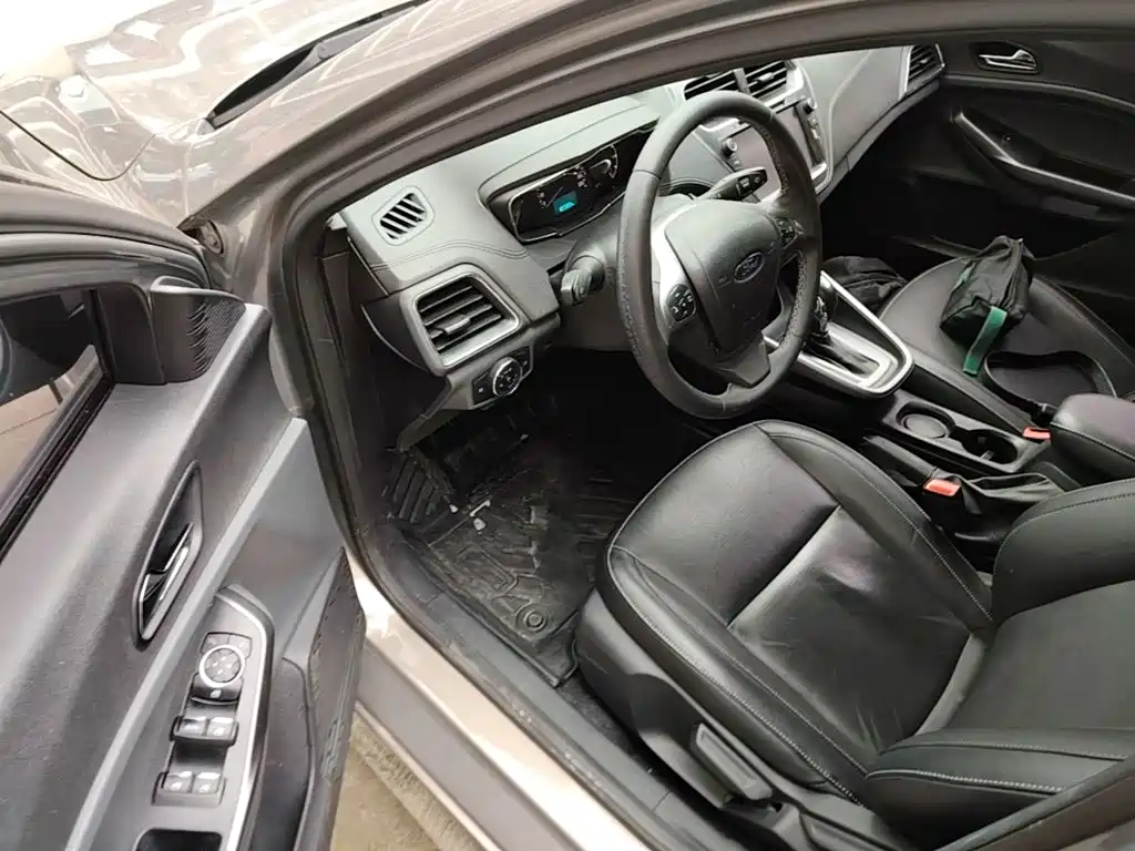 Ford Escort — миниатюра 12