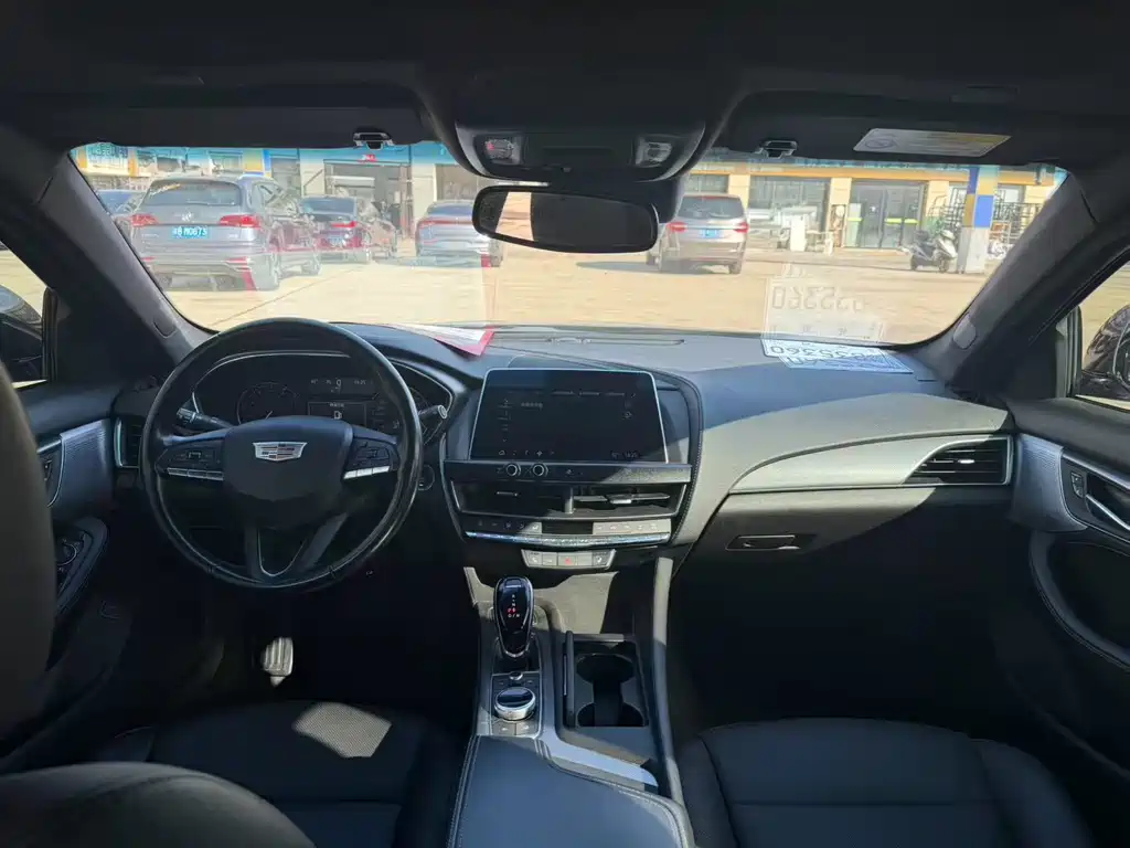 Cadillac CT5 — миниатюра 5