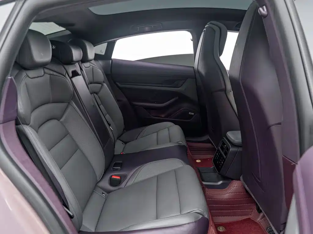 Porsche Taycan — миниатюра 13