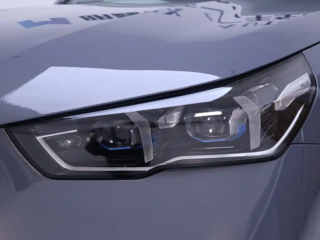 BMW 5 Series — миниатюра 4