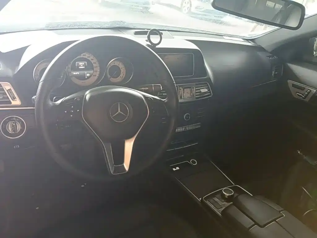 Mercedes-Benz E-Class (Import) — миниатюра 10