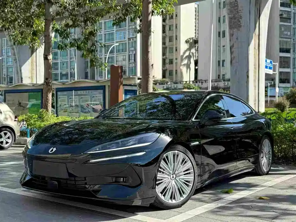 Denza Z9