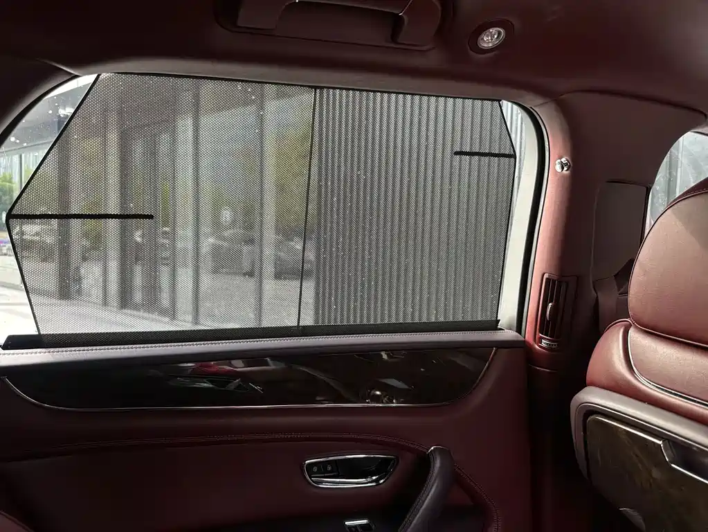 Bentley Bentayga — миниатюра 10