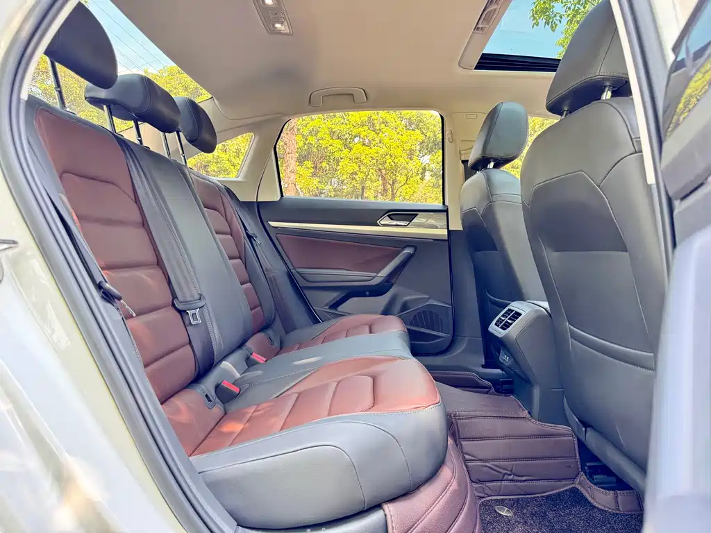 Volkswagen Lavida — миниатюра 10