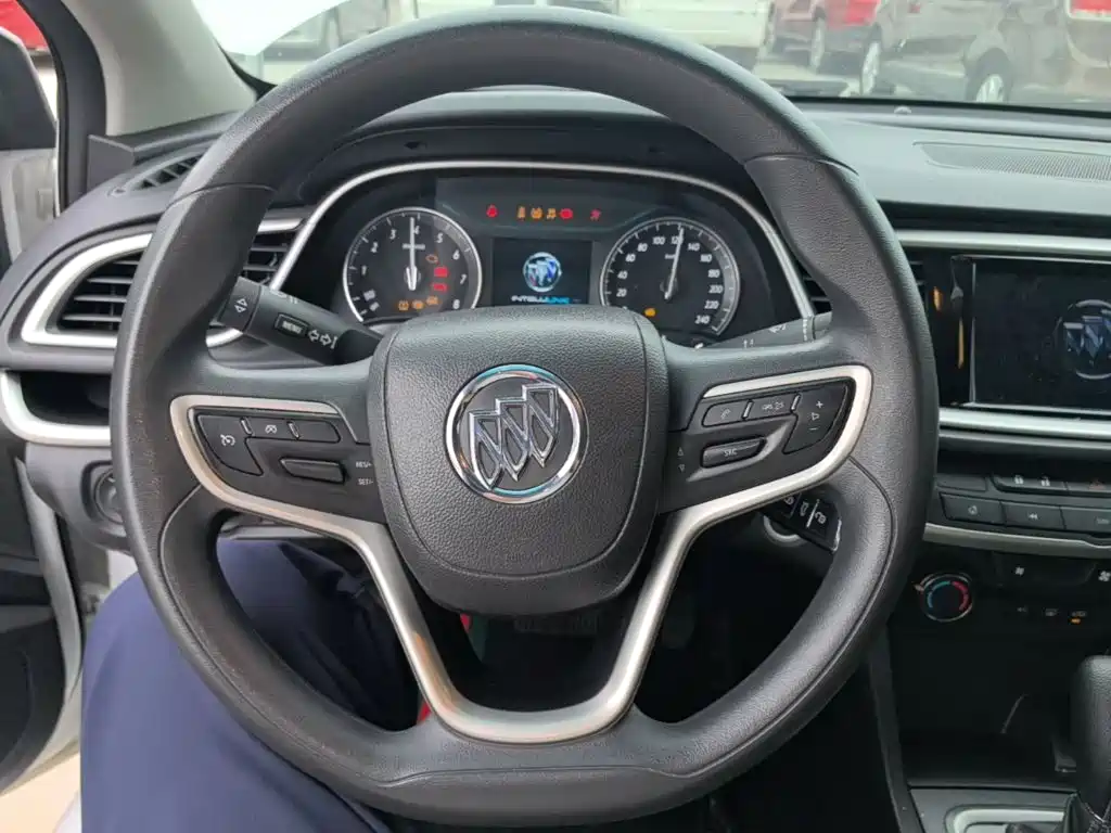 Buick Excelle — миниатюра 11