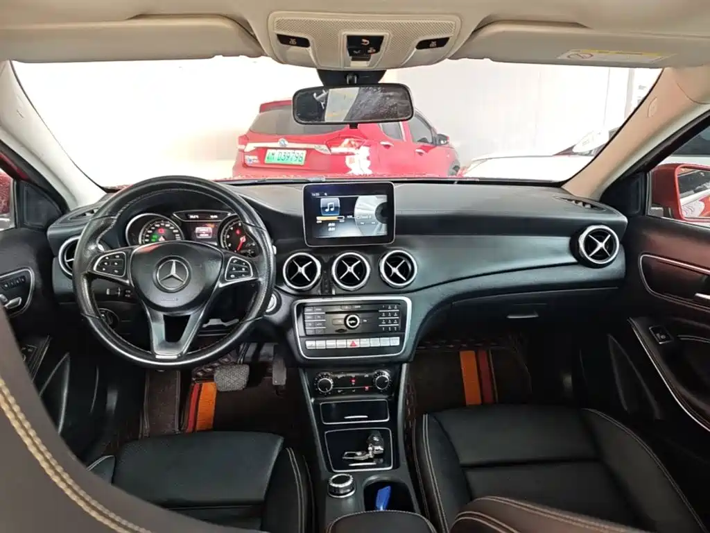 Mercedes-Benz GLA — миниатюра 10