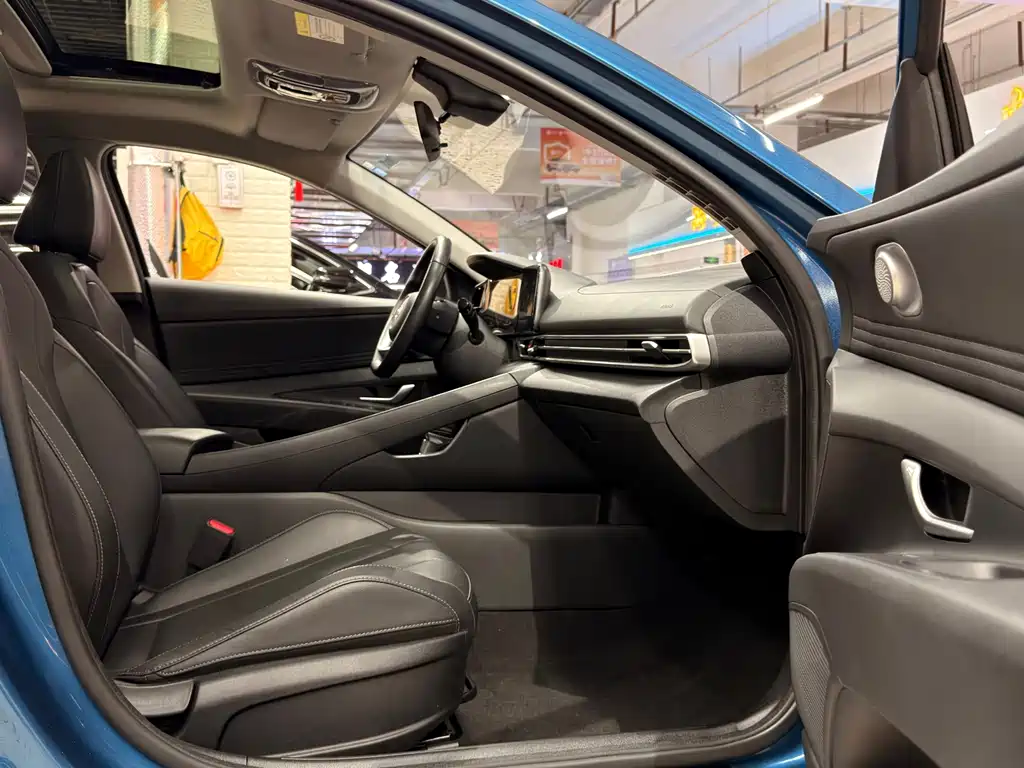 Hyundai Elantra — миниатюра 21