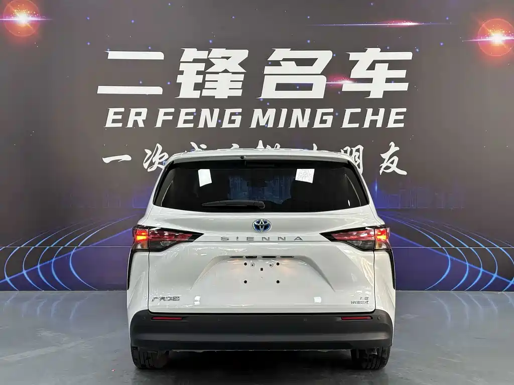 Toyota Sienna — миниатюра 5