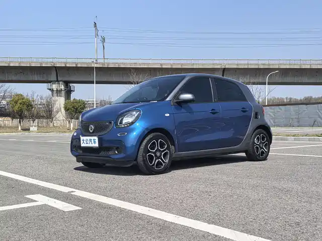 SMART FORFOUR