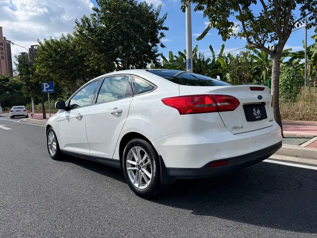 Ford Focus — миниатюра 7
