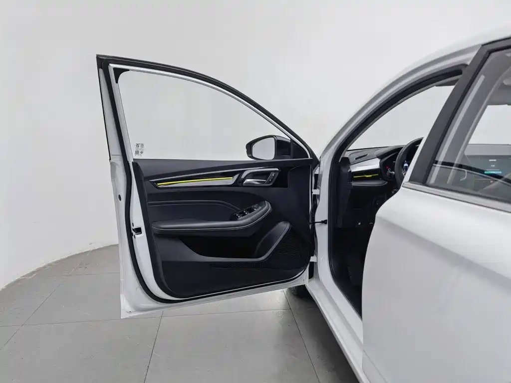 Roewe i5 — миниатюра 8