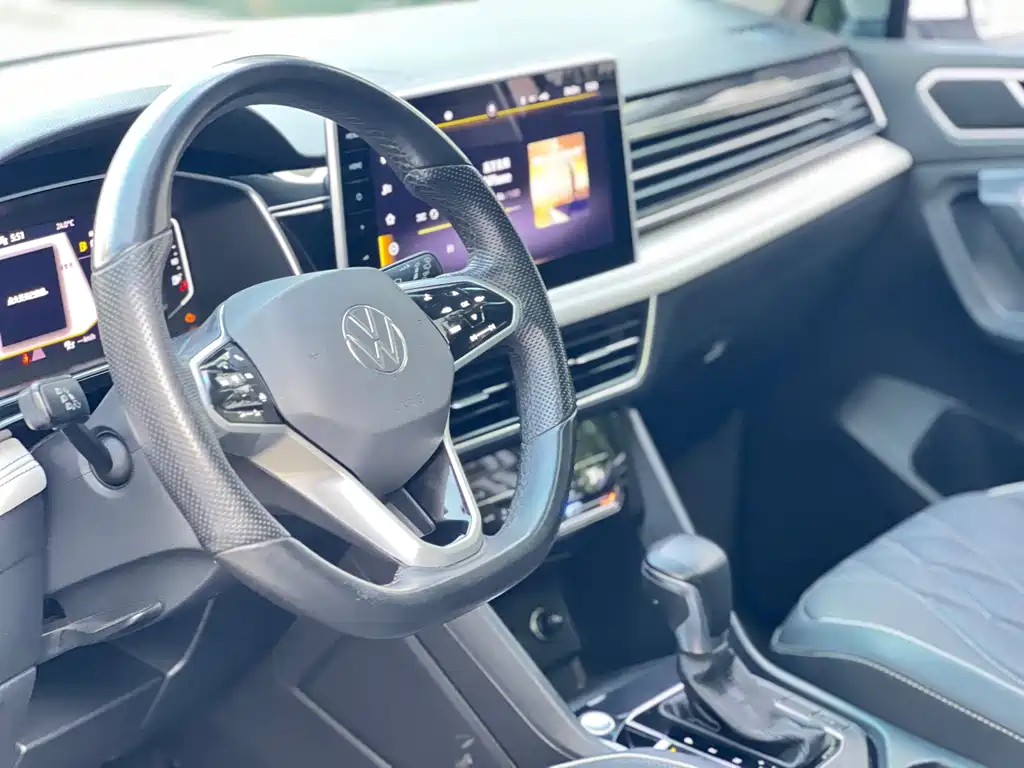 Volkswagen Tiguan L — миниатюра 11