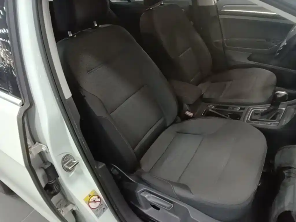 Volkswagen Golf — миниатюра 25