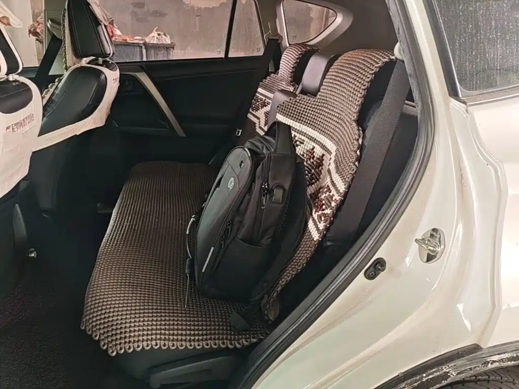 Toyota RAV4 — миниатюра 17