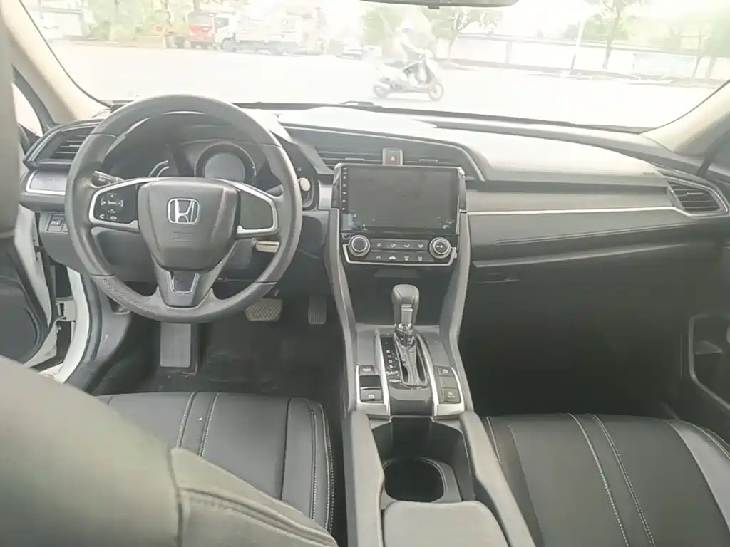 Honda Civic — миниатюра 10