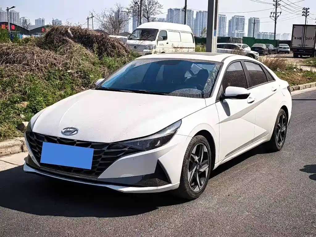 Hyundai Elantra 2022